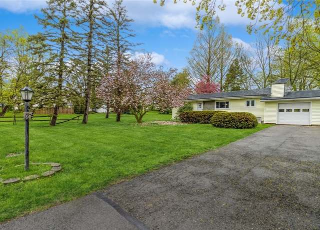 Property at 18 Mason Rd, Perinton, NY 14450, 3 beds, 1 bath