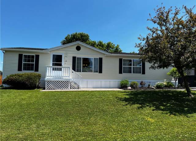 Property at 10 Arrowhead Dr, Fayette, NY 13165, 3 beds, 2 baths