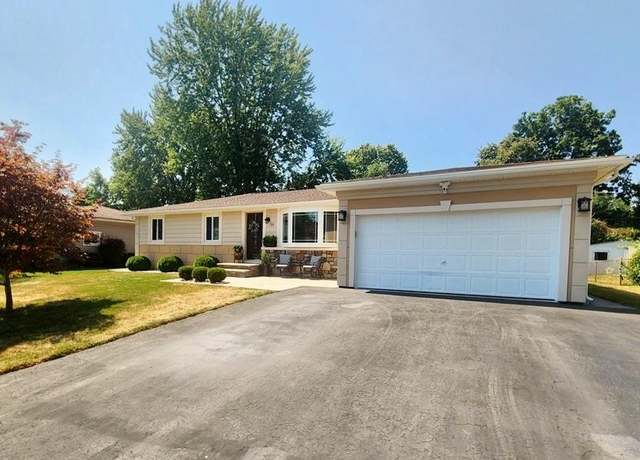 Property at 139 Emilia Cir, Gates, NY 14606, 3 beds, 2 baths