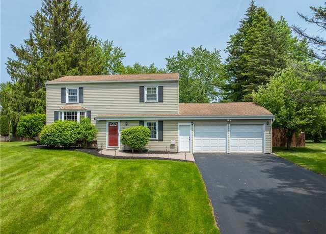 Property at 24 Weatherwood Ln, Chili, NY 14624, 3 beds, 2.5 baths