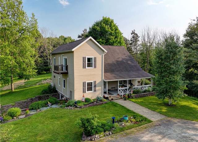 Property at 1544 Paddy Ln, Macedon, NY 14502, 3 beds, 2 baths