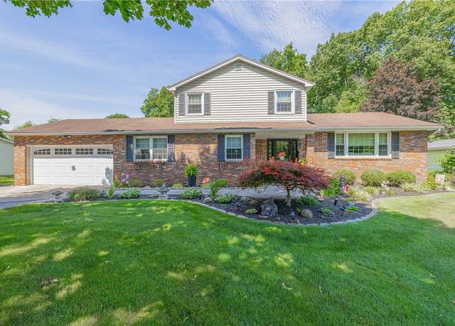 Property at 25 Sunset Trl, Perinton, NY 14450, 4 beds, 2.5 baths