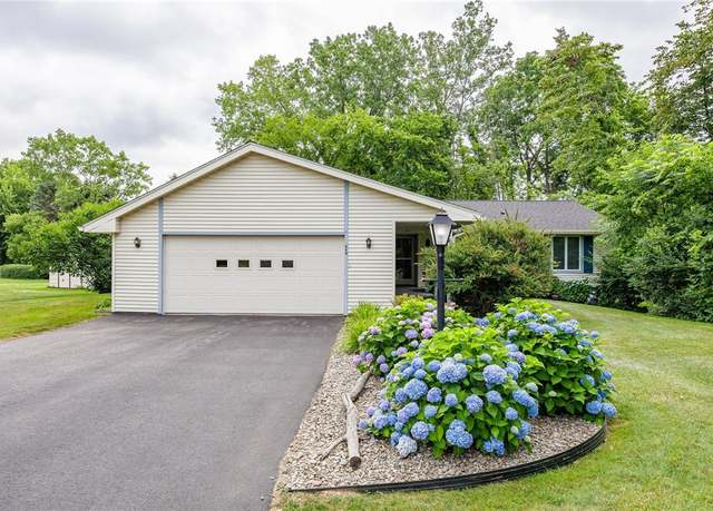 Property at 668 Willow Ln, Webster, NY 14580, 3 beds, 2 baths