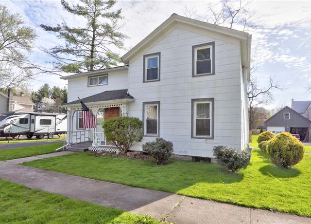 Property at 34 Chestnut St, Waterloo, NY 13165, 4 beds, 1 bath