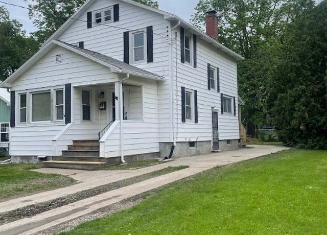 Property at 10 Hoffman St, Auburn, NY 13021, 3 beds, 1 bath