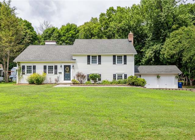 Property at 55 Cobbles Dr, Penfield, NY 14526, 4 beds, 2.5 baths