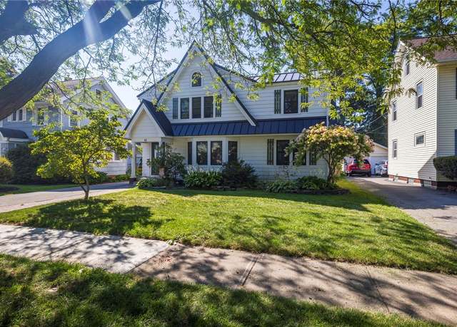 Property at 61 Wimbledon Rd, Irondequoit, NY 14617, 4 beds, 1.5 baths