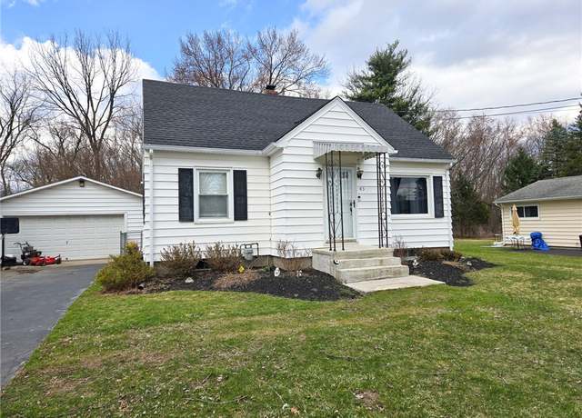 Property at 43 Dayton St, Auburn, NY 13021, 3 beds, 1.5 baths
