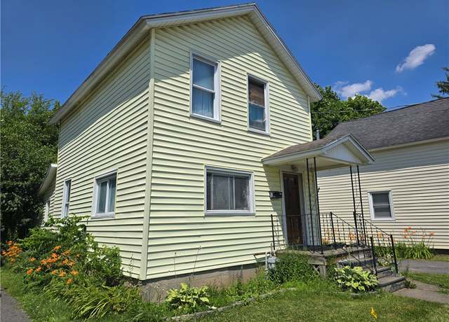 Property at 37 Pulaski St, Auburn, NY 13021, 3 beds, 1 bath