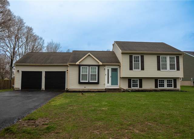 Property at 9477 Lismare Ln, Cicero, NY 13029, 4 beds, 2 baths