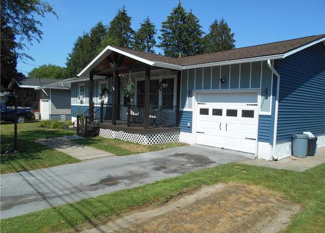Property at 196 N Fulton St, Auburn, NY 13021, 5 beds, 2 baths
