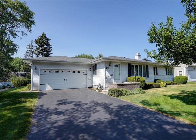 Property at 42 Kings Ln, Irondequoit, NY 14617, 3 beds, 1.5 baths