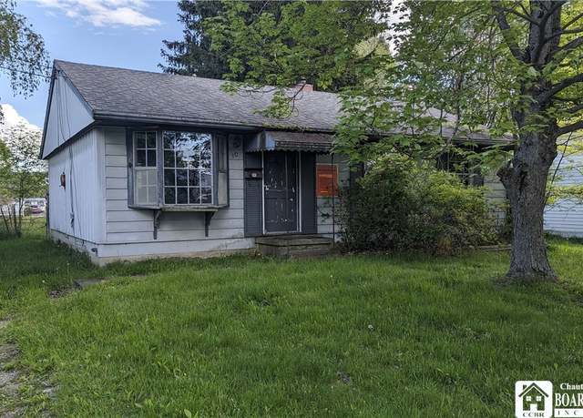 Property at 10 Vinnie St, Jamestown, NY 14701, 3 beds, 1 bath