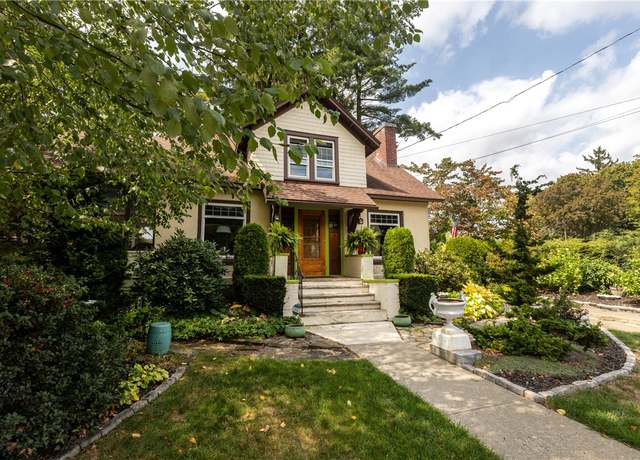 Property at 103 Durland Ave, Elmira, NY 14905, 3 beds, 2.5 baths