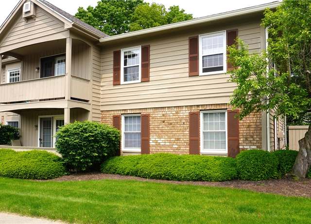 Property at 33 Wood Creek Dr, Pittsford, NY 14534, 2 beds, 1.5 baths