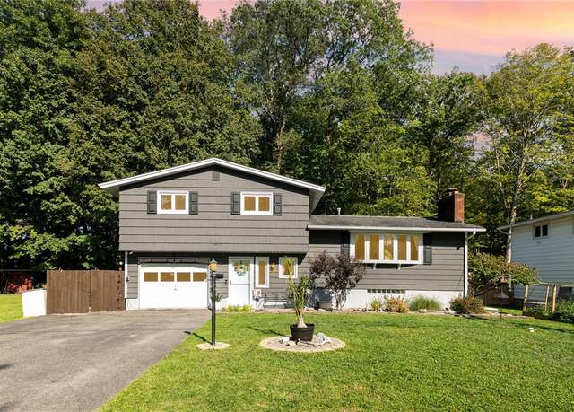 Property at 119 Sagamore Dr S, Clay, NY 13090, 3 beds, 1.5 baths