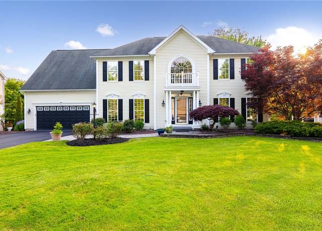 Property at 28 Princeton Ln, Perinton, NY 14450, 5 beds, 3.5 baths