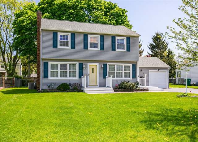 Property at 74 Sunflower Dr, Irondequoit, NY 14621, 3 beds, 1.5 baths