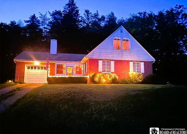 Property at 2796 Garfield Rd, Busti, NY 14701, 3 beds, 1.5 baths