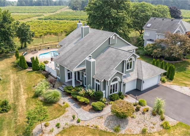 Property at 34 Vineyard Hl, Perinton, NY 14450, 5 beds, 3.5 baths
