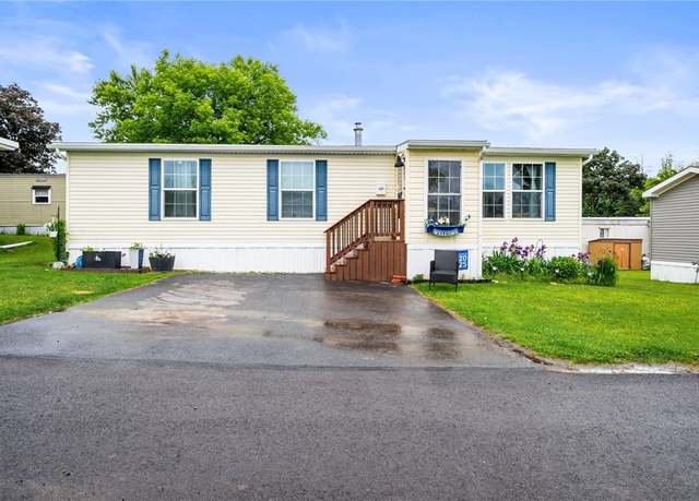 Property at 2 Beatrice Dr, Penfield, NY 14625, 3 beds, 2 baths