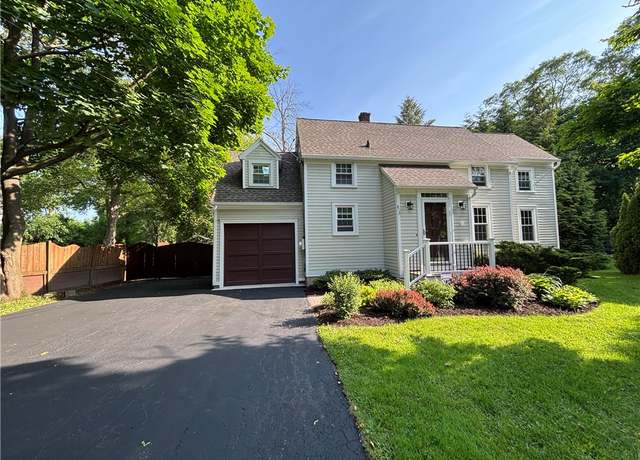 Property at 812 Winifred Dr, Webster, NY 14580, 3 beds, 2.5 baths