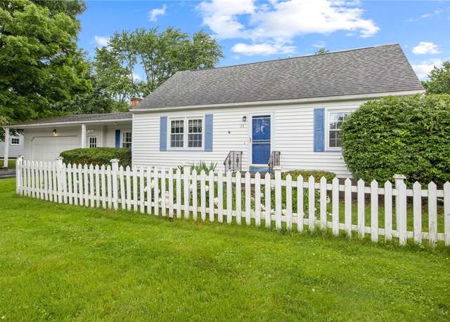 Property at 28 Angean Dr, Penfield, NY 14580, 4 beds, 1.5 baths