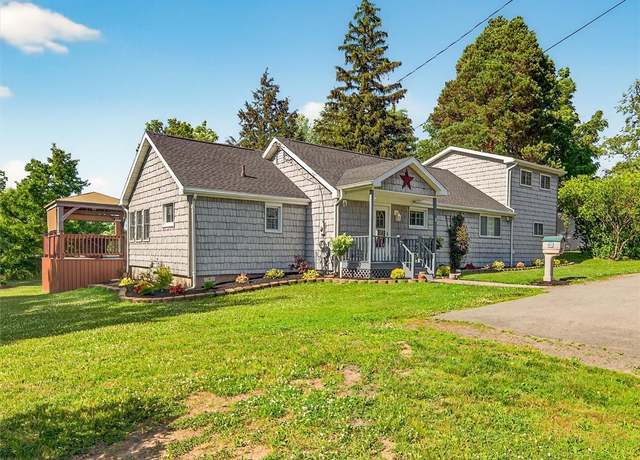 Property at 9 Tannery St, Carlton, NY 14571, 3 beds, 2 baths