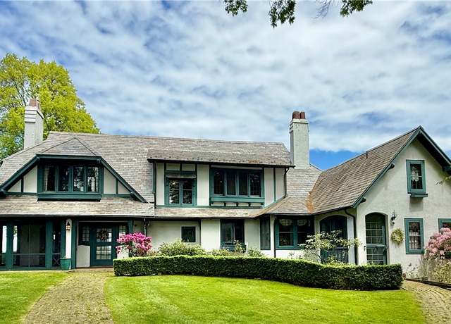 Property at 700 Rock Beach Rd, Irondequoit, NY 14617, 3 beds, 3.5 baths