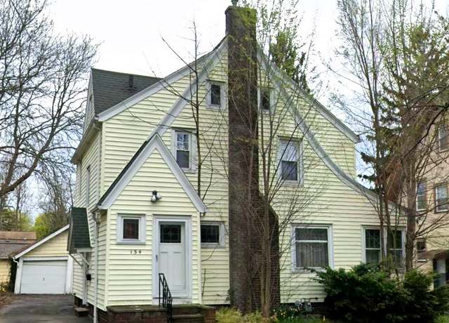 Property at 154 Hurstbourne Rd, Irondequoit, NY 14609, 3 beds, 1 bath