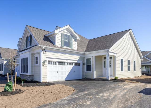 Property at 239 Bretlyn Cir, Brighton, NY 14618, 3 beds, 3 baths