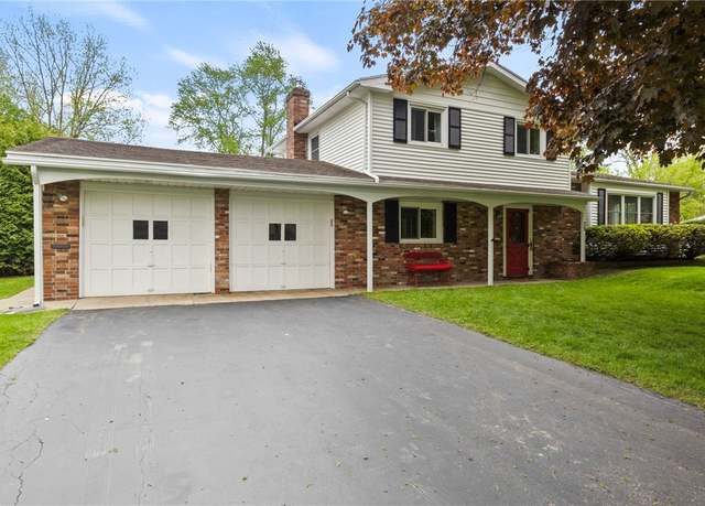 Property at 39 Wedgewood Dr, Penfield, NY 14526, 3 beds, 2 baths