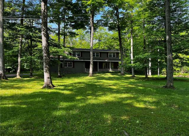 Property at 4112 Braewood Ln, Geneva Town, NY 14456, 5 beds, 3.5 baths
