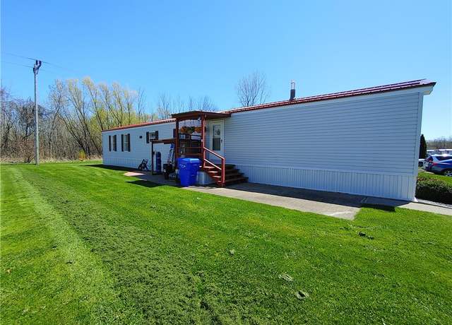 Property at 349 Sandybrook Dr, Hamlin, NY 14464, 3 beds, 2 baths