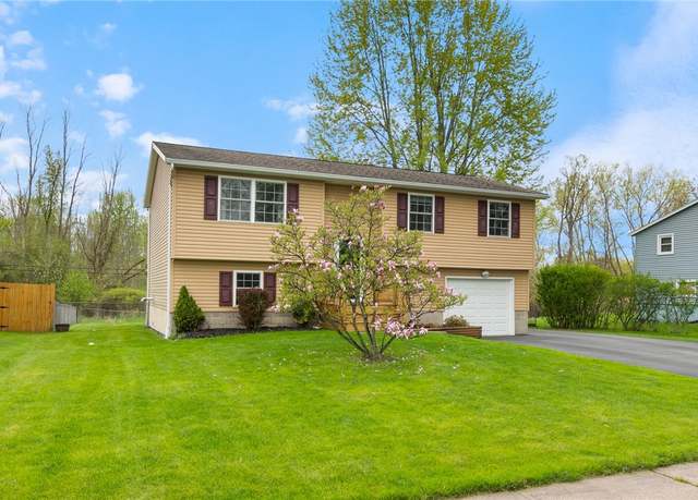 Property at 17 Courtright Ln, Gates, NY 14624, 3 beds, 2 baths
