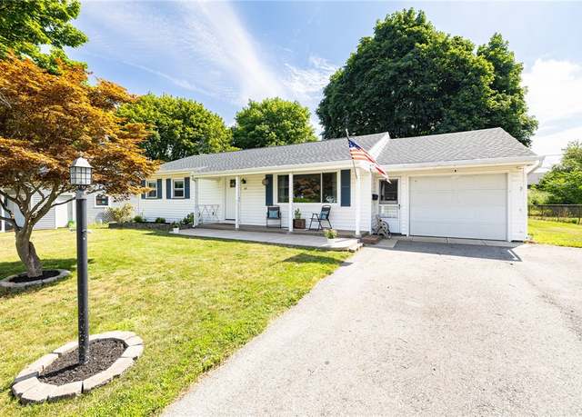 Property at 118 Fern Castle Dr, Irondequoit, NY 14622, 2 beds, 1 bath