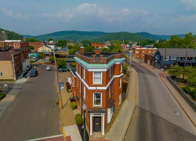Property at 11 Boylston St, Bradford City, PA 16701, 2 beds, 1.5 baths