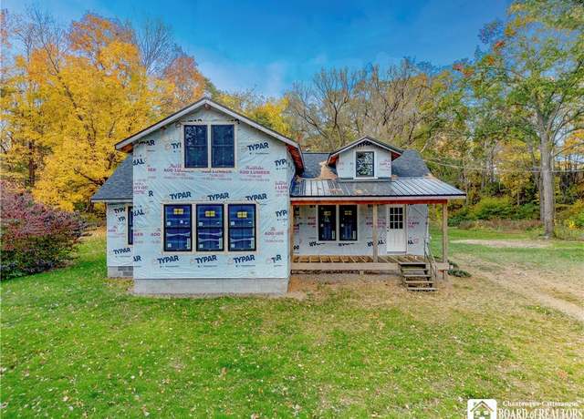 Property at 92 Oak St, Westfield, NY 14787, 4 beds, 2 baths