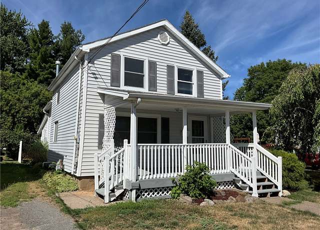 Property at 17 Caroline St, Albion, NY 14411, 4 beds, 1 bath