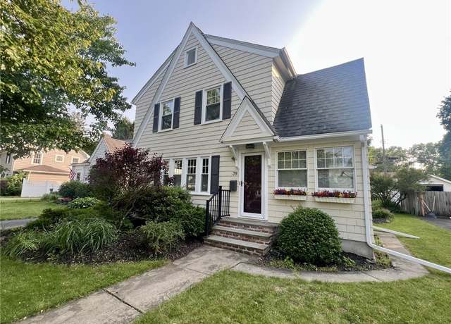 Property at 39 Sunnyside Dr, Elmira, NY 14905, 3 beds, 2 baths