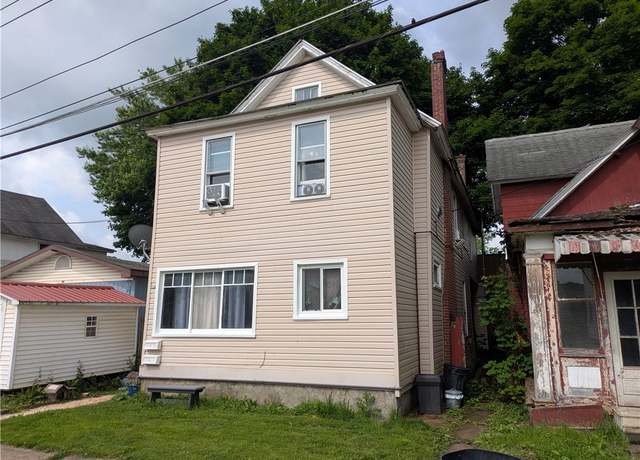Property at 21 Charlotte Ave, Bradford City, PA 16701, 4 beds, 2 baths