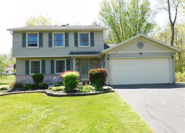 Property at 15 Sunview Dr, Chili, NY 14624, 3 beds, 2.5 baths
