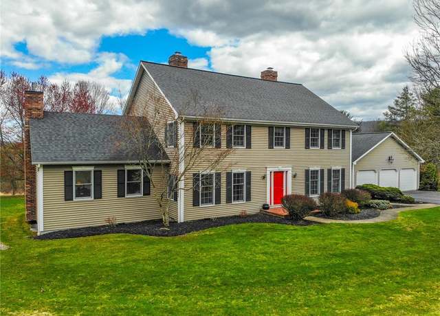 Property at 14 Greenridge Dr, Erwin, NY 14870, 4 beds, 4.5 baths
