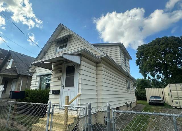 Property at 38 Sobieski St, Rochester, NY 14621, 4 beds, 1.5 baths