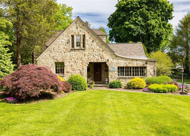Property at 2 Lafayette Pkwy, Brighton, NY 14625, 2 beds, 1.5 baths