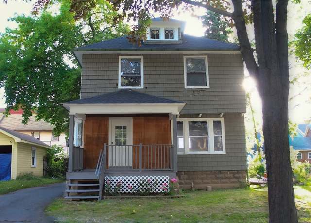 Property at 3 Tacoma St, Rochester, NY 14613, 4 beds, 1.5 baths