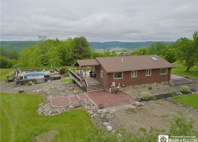 Property at 5250 Brown Rd, Great Valley, NY 14741, 3 beds, 3 baths