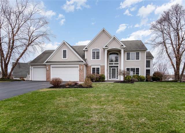 Property at 10 Piping Rock Run, Perinton, NY 14450, 5 beds, 3 baths