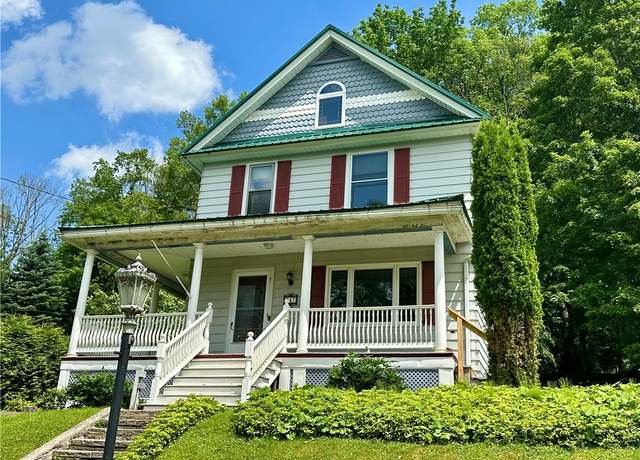 Property at 247 W Corydon St, Bradford Town, PA 16701, 4 beds, 1.5 baths
