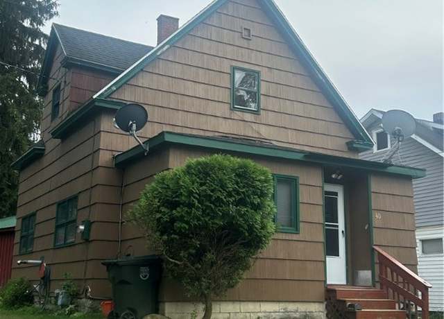 Property at 40 Martin Rd, Jamestown, NY 14701, 2 beds, 1.5 baths
